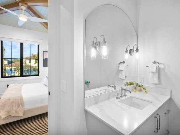 Custom Luxury Home 7 minute walk to beach and South Village